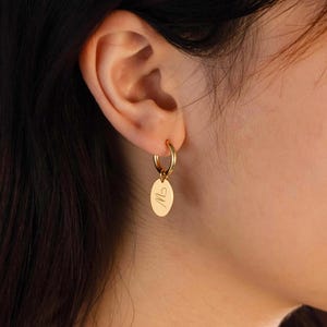 Personalized Oval Initial Earrings, Engraved Letter Earrings, Monogram Name Dangle Earrings, Jewelry for Her, Gifts for Mom, Bridesmaid Gift