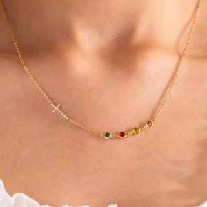 Seitlich Kreuz Halskette, Familie Birthstone Halskette, Gold Christian Birthstone Halskette, Geschenk für Mama, Muttertagsgeschenk
