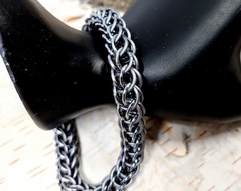 Matte and Shiny Gray Chainmaille Bracelet