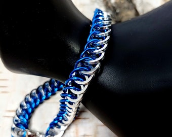 Flat Silver Slinky Chainmaille Bracelet: Multiple Color Options