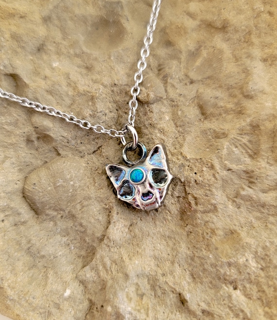 Cat skull deals pendant