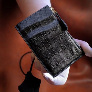 Tarjetero de piel de cocodrilo auténtica, hecho a mano. Cartera de piel de cocodrilo negra de lujo.