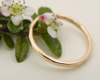 Thin Hammered Gold Band - Solid 14k Yellow Gold Simple Wedding Ring