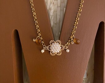 Pretty Pearl Cluster gold tone pearl flower charm necklace