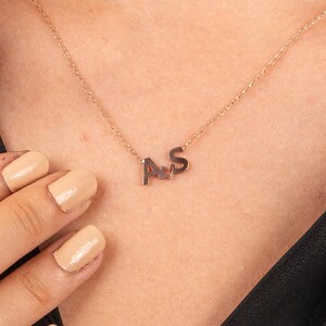 Colar de letra de coração personalizado, colar com pingente inicial personalizado, colar de coração com duas letras, presente para ela