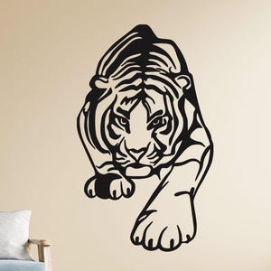 Tiger Metal Wall Art with Laser Cut Fierce Tiger Head Silhouette, Bold Jungle Animal Decor for Office, Living Room, Wildlife Themed Spaces
