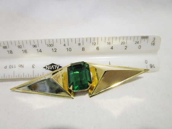 Vintage Costume Jewelry Pin Emerald Simulant - image 4