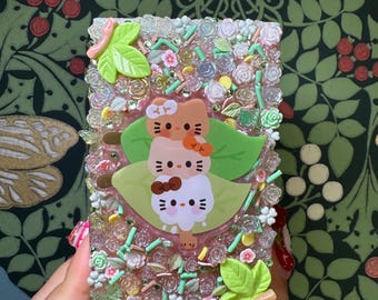 Kawaii Charm Pen Cup - Leaf Hello Kitty