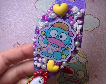 Kawaii Charm Motel Keychain: Painter Hangyodon