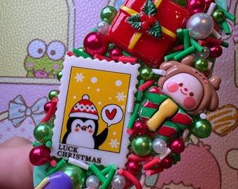 Kawaii Charm Motel Keychain: Penguin Postage Holiday Mint