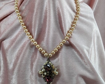 Vintage glass pearl and rhinestone necklace