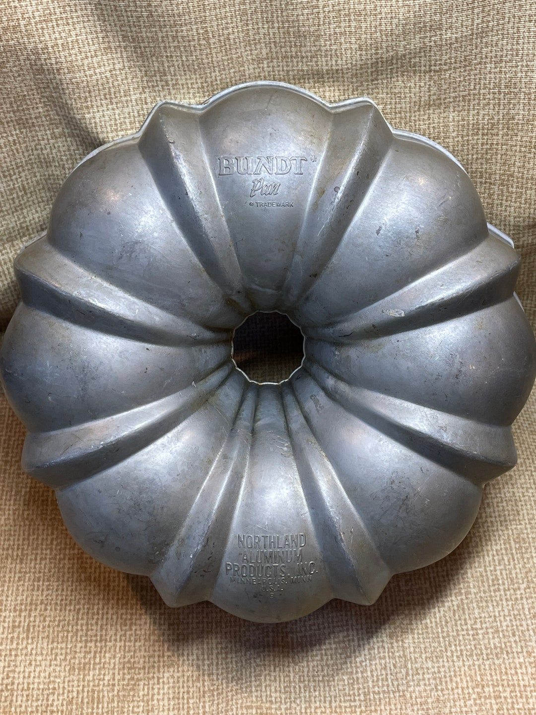 Vintage Cast Aluminum Fluted Bundt Cake Pan/northland Aluminum Etsy