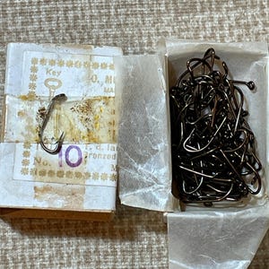 Vintage O Mustad & Son Norway Fishing Hooks in Box/No. 10  Ringed Bronzed 36712 Hooks/Norway/Fishing Hooks/Fishing/Mustad-Treble Hooks
