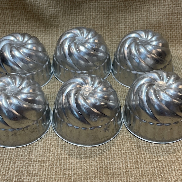 Vintage Swirled Shaped Aluminum Molds Set of 6/ Baking Molds/Cake Mold/Jell-O Molds/Mini Molds/Baking/Craft Supply