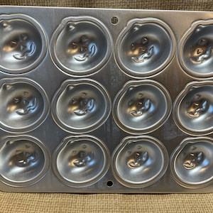 Vintage 1994 Wilton Mini Pumpkin Baking Pan/Mini Jack O Lantern Cake Pan/Wilton Cake Pan/Halloween/Cake Baking/Cake Pan/Kitchen