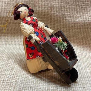 Vintage 1970&#39;s Cornhusk Doll Christmas Ornament/Cornhusk Doll with Wooden Wheelbarrow/Christmas Ornament/Holiday Decor/Corn Husk Doll