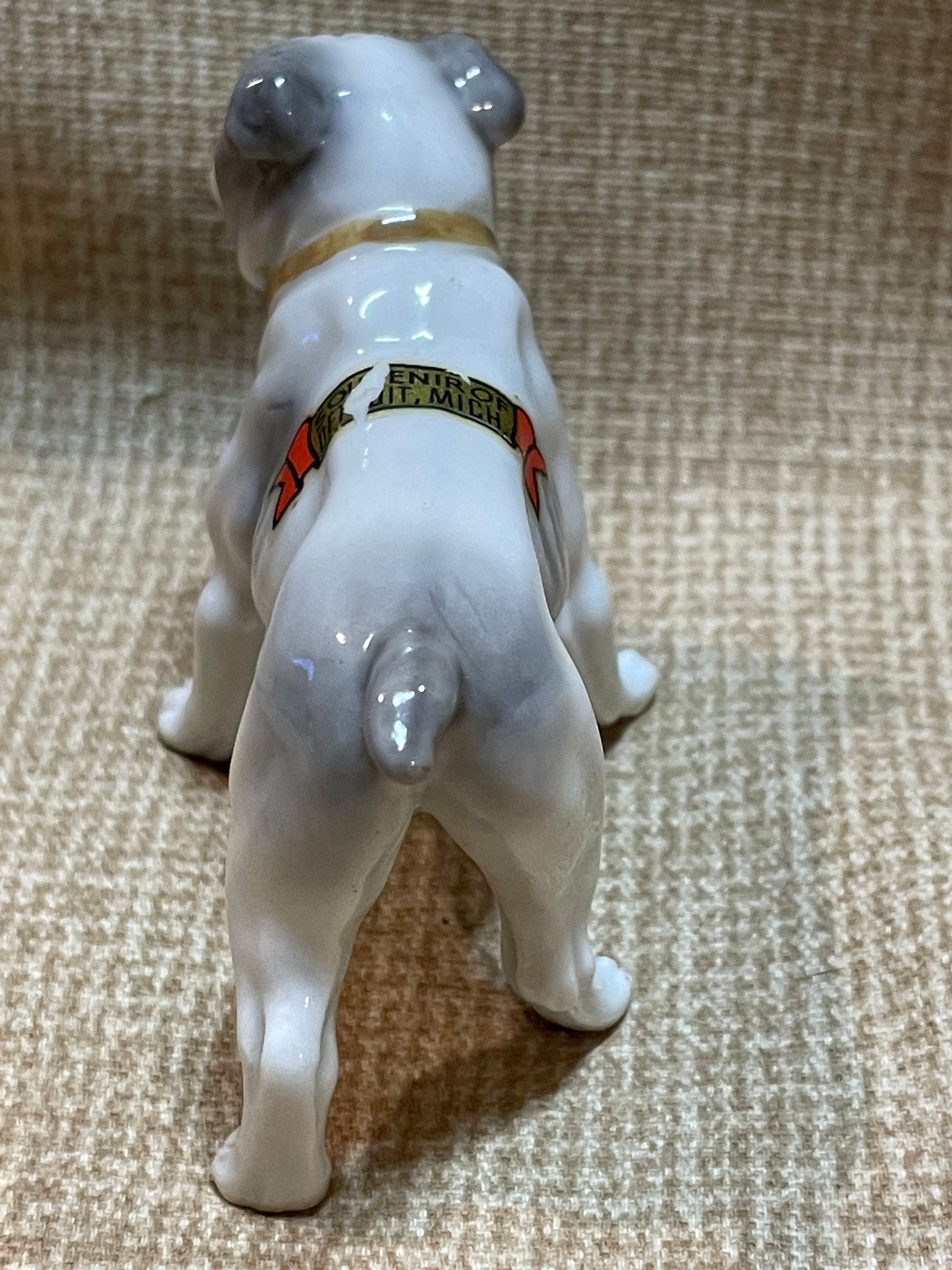 新品アメリカ60-70年代高級大型犬アフガンを携えた貴婦人の陶器オブジェ s-l1200.jpg