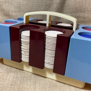 ヴィンテージ 1960 年代 デニソン ポーカー チップ キャディとチップ/60 年代 キッチュ 取り外し可能なポーカー チップ コンパートメント カード ホルダー付き/ポーカー ナイト/ポーカー チップ