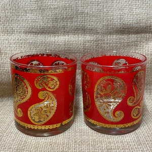 vintage 60&#39;s Culver Red and Gold Paisley Low Ball Glasses Ensemble de 2/MCM Culver Barware/Culver Red Gold Paisley/Hollywood Regency Barware