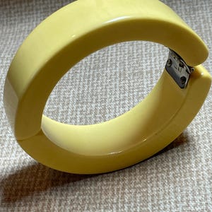 Vintage Bakelite Butterscotch Hinged Clamper Bracelet/Soft Butterscotch BAKELITE Bracelet/Fashion Bracelet/Accessory/30&#39;s-40&#39;s Bakelite