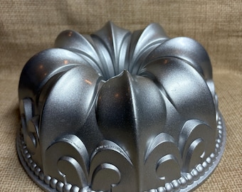 Nordic Ware Fleur De Lis Bundt Pan – Heavy Duty Cast Aluminum Baking Mold