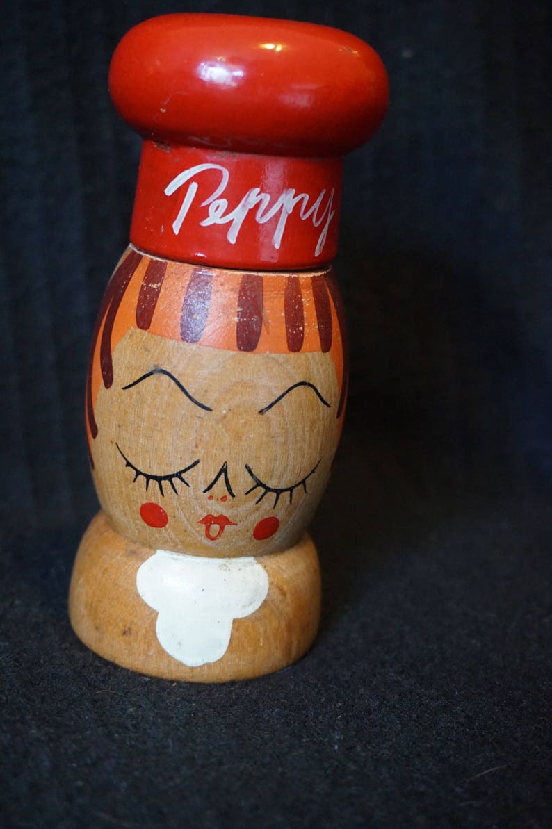 Vintage Wooden Peppy Pepper Shaker Kitschy Kitchen Pepper Shaker Wood Pecker Wood Ware
