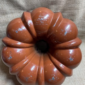 Vintage 70s Nordic Ware Mini Bundt Aluminum Pan/Ombre Brown Mini Aluminum Bundt Pan/70s Kitchen Bakeware/Baking Pan/Cake Pan/Mini Bundt Pan