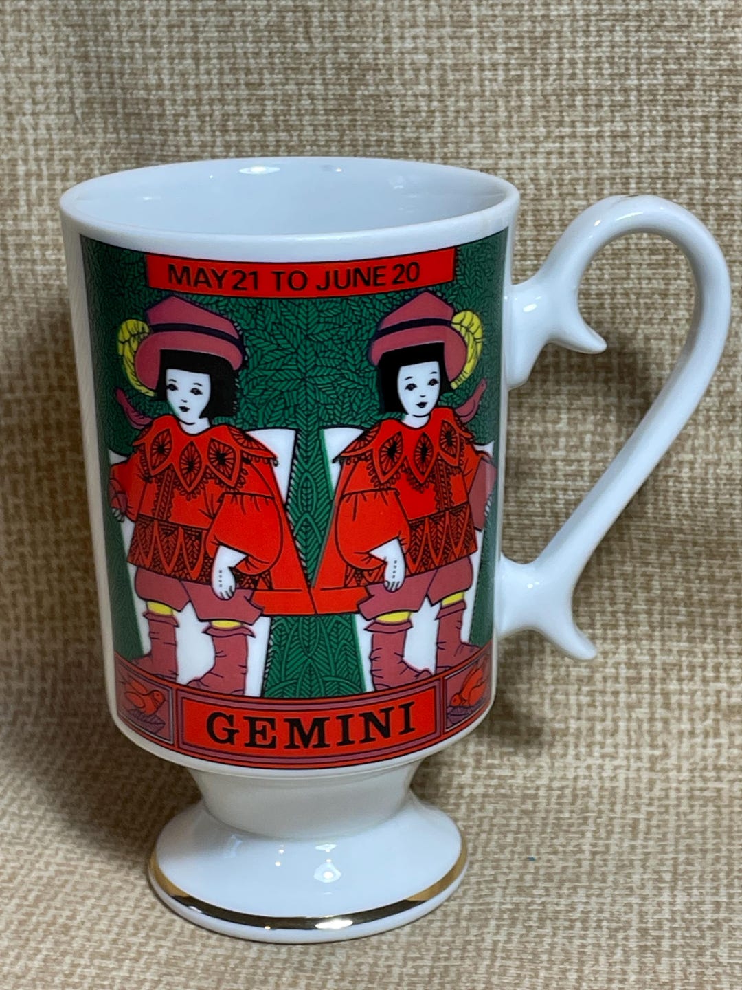 vintage-pedestal-smug-mug-zodiac-sign-gemini-coffee-mug-royal-crown