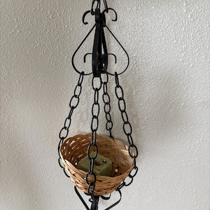 Vintage Wrought Iron Hanging Potted Plant Wall Hanger/Indoor Outdoor Wall Plant Decor/70&#39;s Wall Decor/Patio Plant Hanger/Black Metal Hanger
