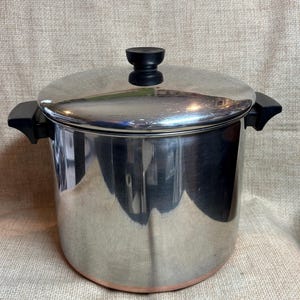 Olla Revere Ware de 8 cuartos: Acero inoxidable con fondo de cobre 1801