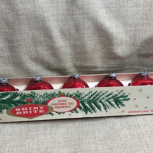 Vintage Shiny Brite Red Ornaments with Original Box/5 Large Red Balls/Shiny Brite/Holiday Decor/Tree Decorations/Wreath Making/Glass Ball