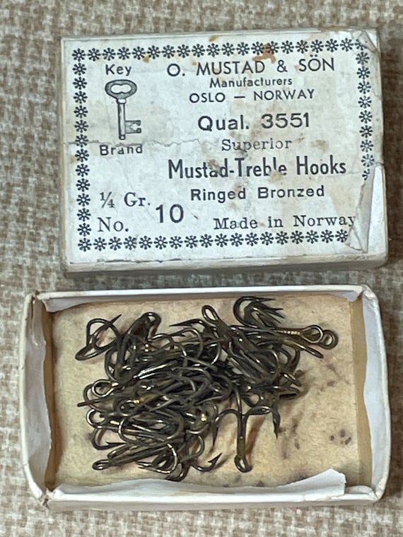 Vintage O Mustad & Son Norway Fishing Hooks in Box/No. 10  Ringed Bronzed 3551 Hooks/Norway/Fishing Hooks/Fishing/Mustad-Treble Hooks/Fishin