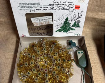 70's Large Round Lighted Holiday Wall Door Decoration, Christmas Light Decor, Gold Tinsel