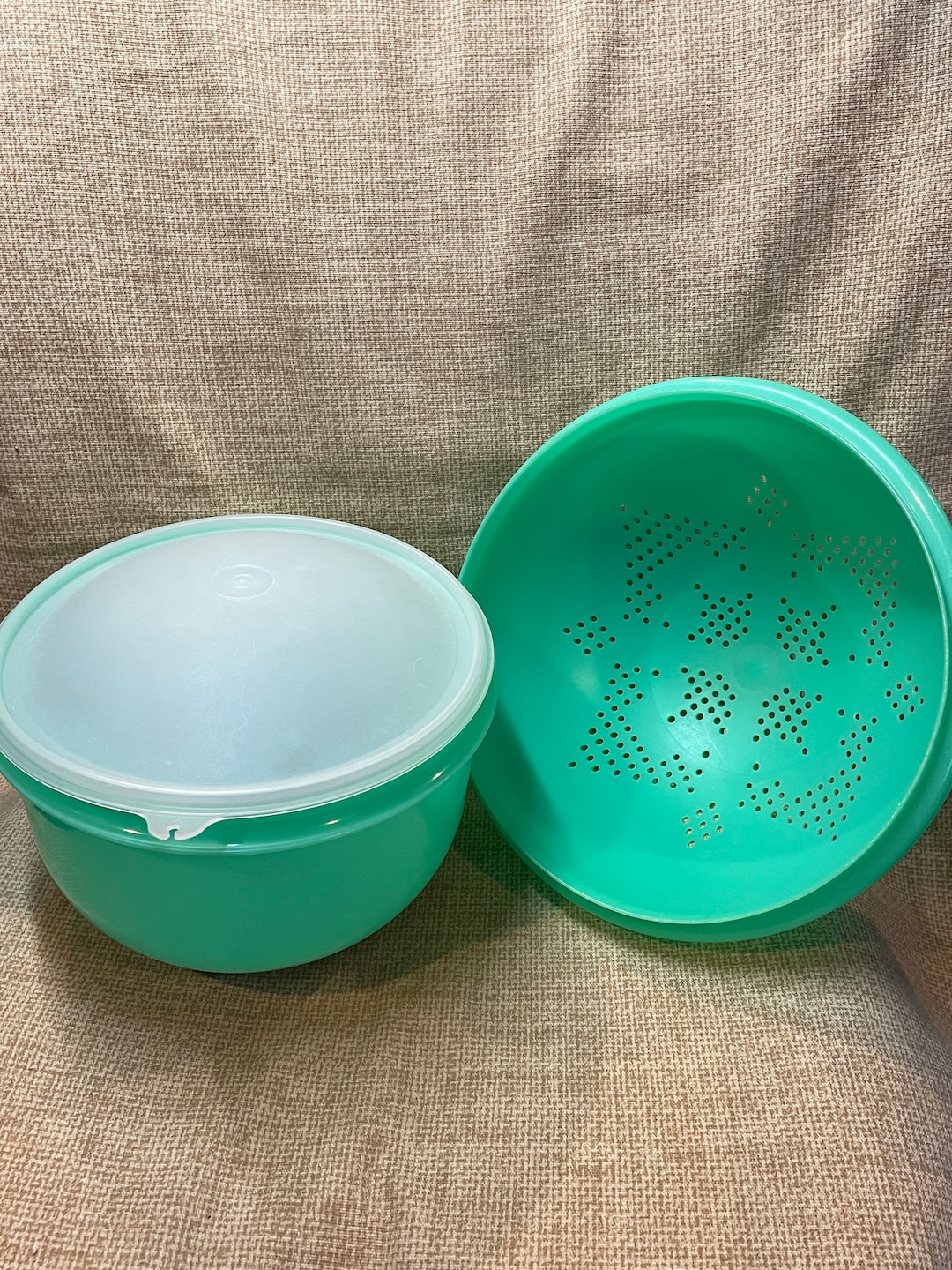 Vintage Jadeite Tupperware Strainer and Lettuce Keeper/footed