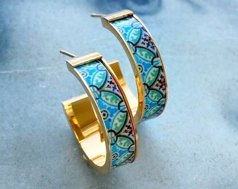 Oorbellen ATRIO Hoops Posttegel Portugal Saliegroen Roestvrij staal Antiek Azulejo - Turquoise Minimale schepen uit de VS goud of zilver 1"