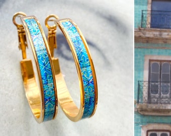 Hoepel oorbellen Atrio Portugal tegel Turquoise Azulejo Caldas da Rainha Perzische tegels geschenkverpakking MASSIEF roestvrij staal hypoallergeen 1,25"