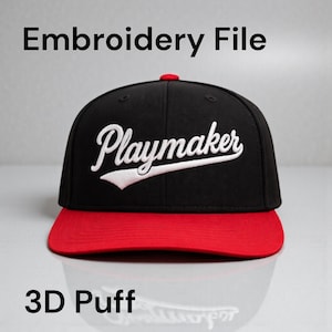 Archivo de bordado Playmaker Script – DST PES EXP – Diseño de logotipo para gorra.