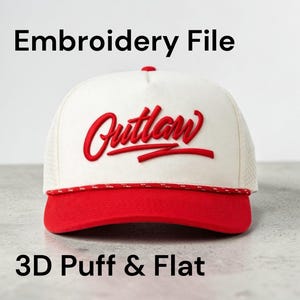 Op de afbeelding: Een witte en rode baseballcap met het woord "Outlaw" geborduurd in rood script. De cap heeft een rode klep en een witte mesh achterkant. De tekst "Embroidery File" en "3D Puff & Flat" worden ook weergegeven.