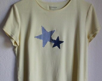 Camiseta de patchwork con estrellas recicladas / Aplicaciones hechas a mano, estilo cottagecore.