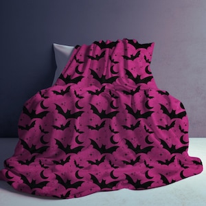 Cozy Halloween Bat Blanket, Pastel Goth Bat Decor, Pink Halloween Throw, Purple Gothic Bedding, Spooky Gift for Her Goth Girl Bat Lover Gift