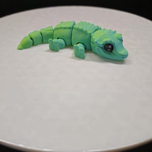 Articulated gecko single color
