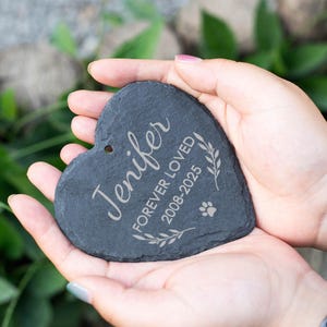 Engraved Pet Memorial Garden Stone,Pet Memorial Stone Garden Sign with Hanging Stake - Honor Your Beloved Pet,Personalized Pet Memorial Gift