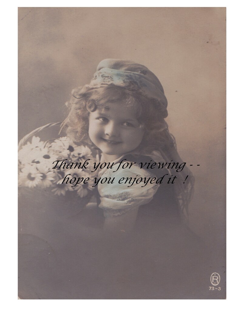 EDWARDIAN Era REAL PHOTO PoSTCARD Adorable Portrait of A Sweet Little Girl With A Basket of Daisies