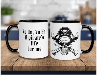 Caneca de café com caveira e ossos cruzados: presente de pirata, utensílio náutico para bebidas