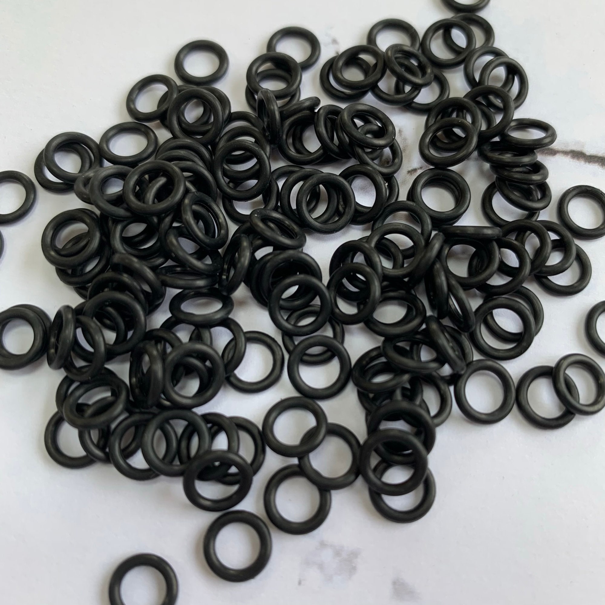 Black rubber o rings deals