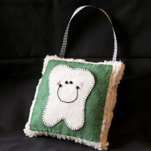 Tooth Fairy Pillow with Hanger - Meadow Grass Green