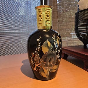 Black Gold Chinoiserie Peony Vintage Style Ceramic Effusion Oil Diffuser Gold Crown  Luxury Aromatherapy Decor  Floral Effusion Lamp