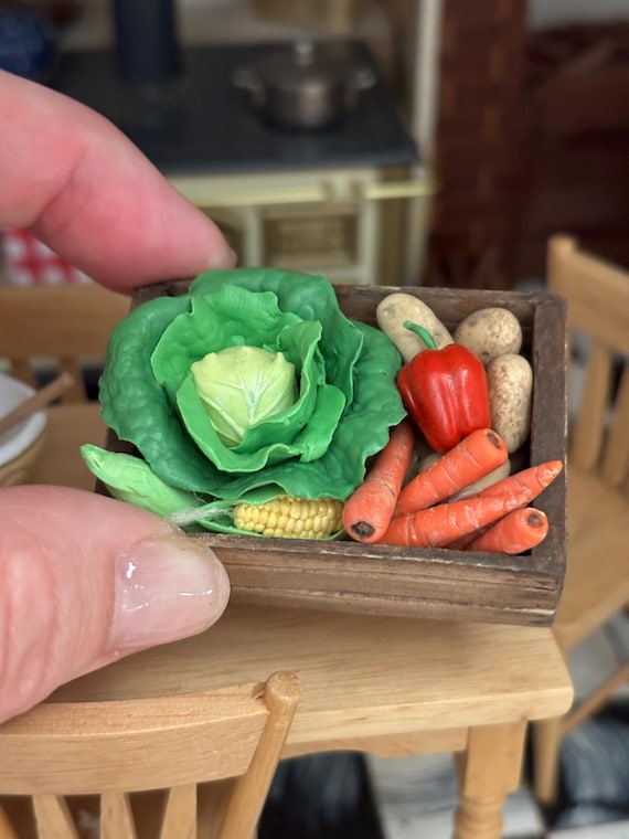 1:12 Scale Dollhouse Miniature Wooden Crate of