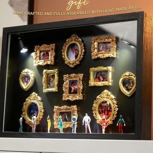 Gepersonaliseerde minimuseum silhouetdoos met led-verlichting, doe-het-zelf geheugendoos fotolijst, 11 fotodisplay, cadeau stel, jubileumcadeau