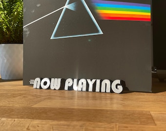 Now Playing eleganter Vinyl Ständer, Glänzend Metallisch Weiß Album Aufsteller, LP Hüllen Halter mit klassischem schwarzen Kontur Design